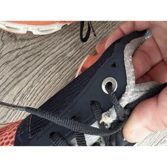 On Cloud Navy Blue and Peach Running Shoes Women's Size 6 - Picture 7 of 10